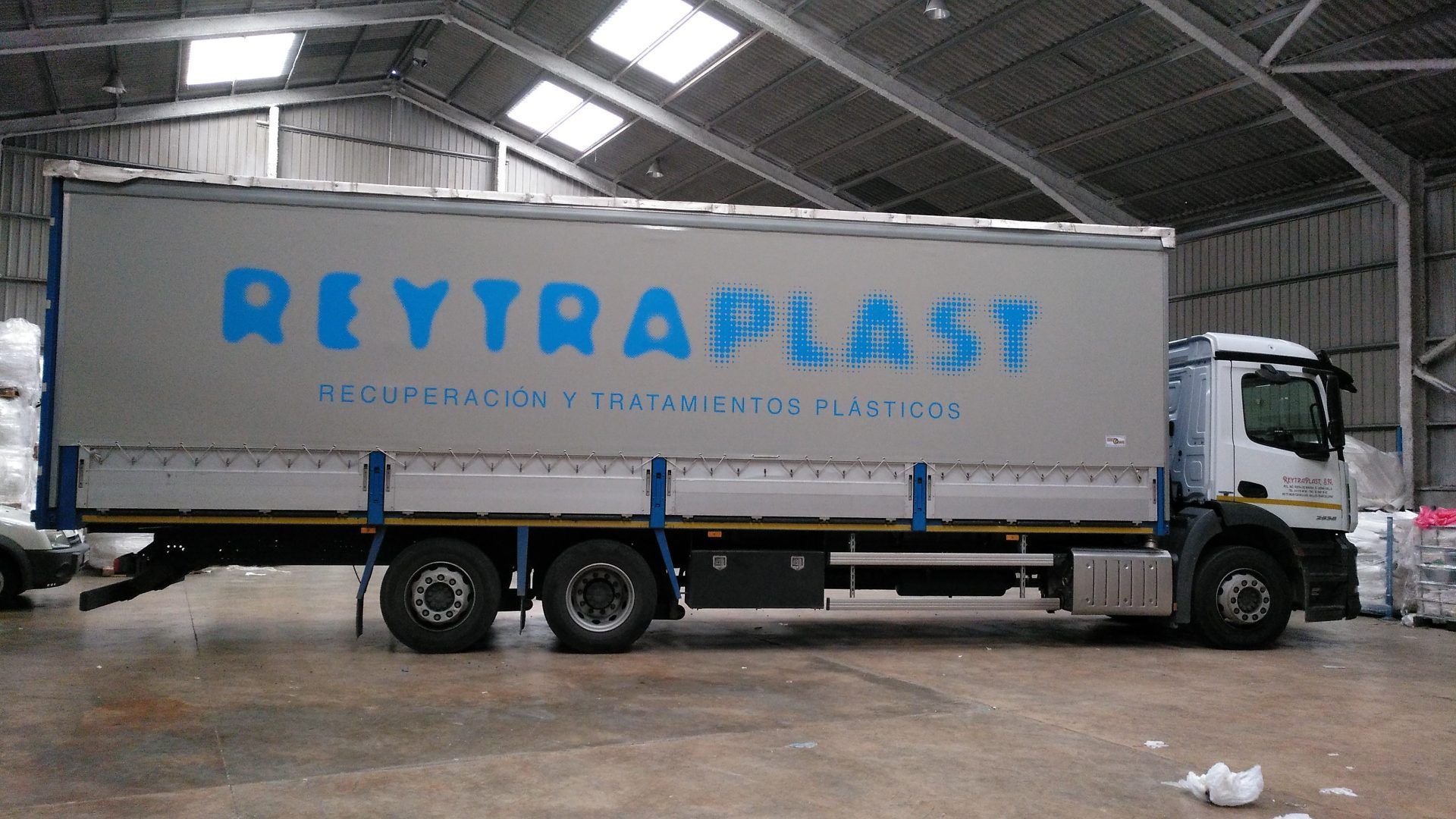 Rotulación completa de furgoneta, servicio personalizado de Rótulos Torcal